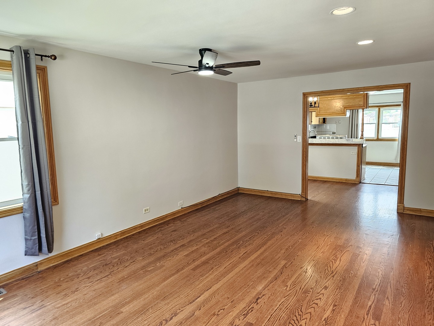 4236 N Odell Avenue Property Photo 10