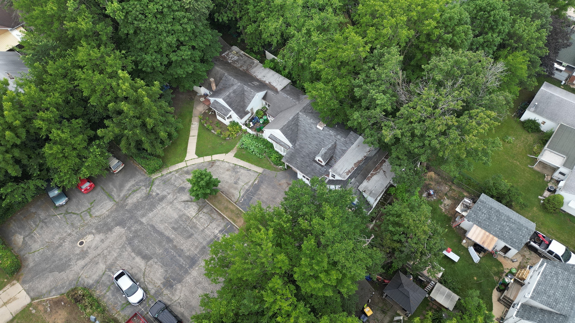 230 N Mclean Boulevard Property Photo 3