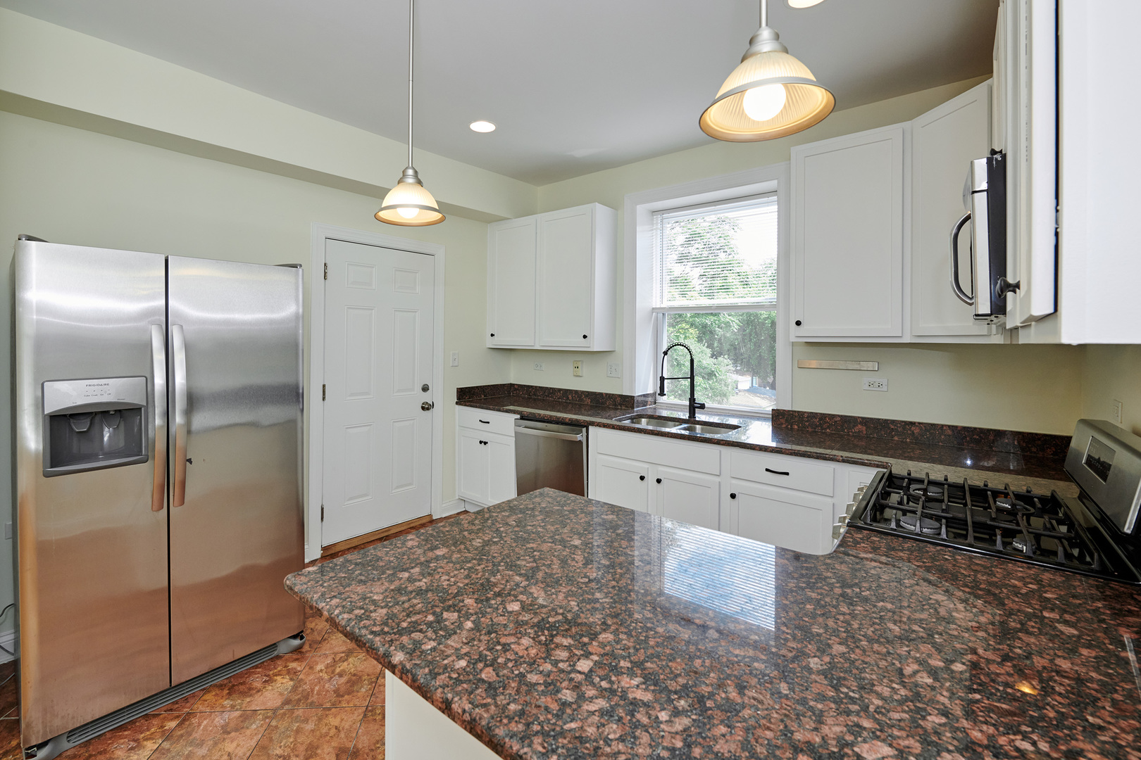 7209 N Damen Avenue 3 Property Photo 5