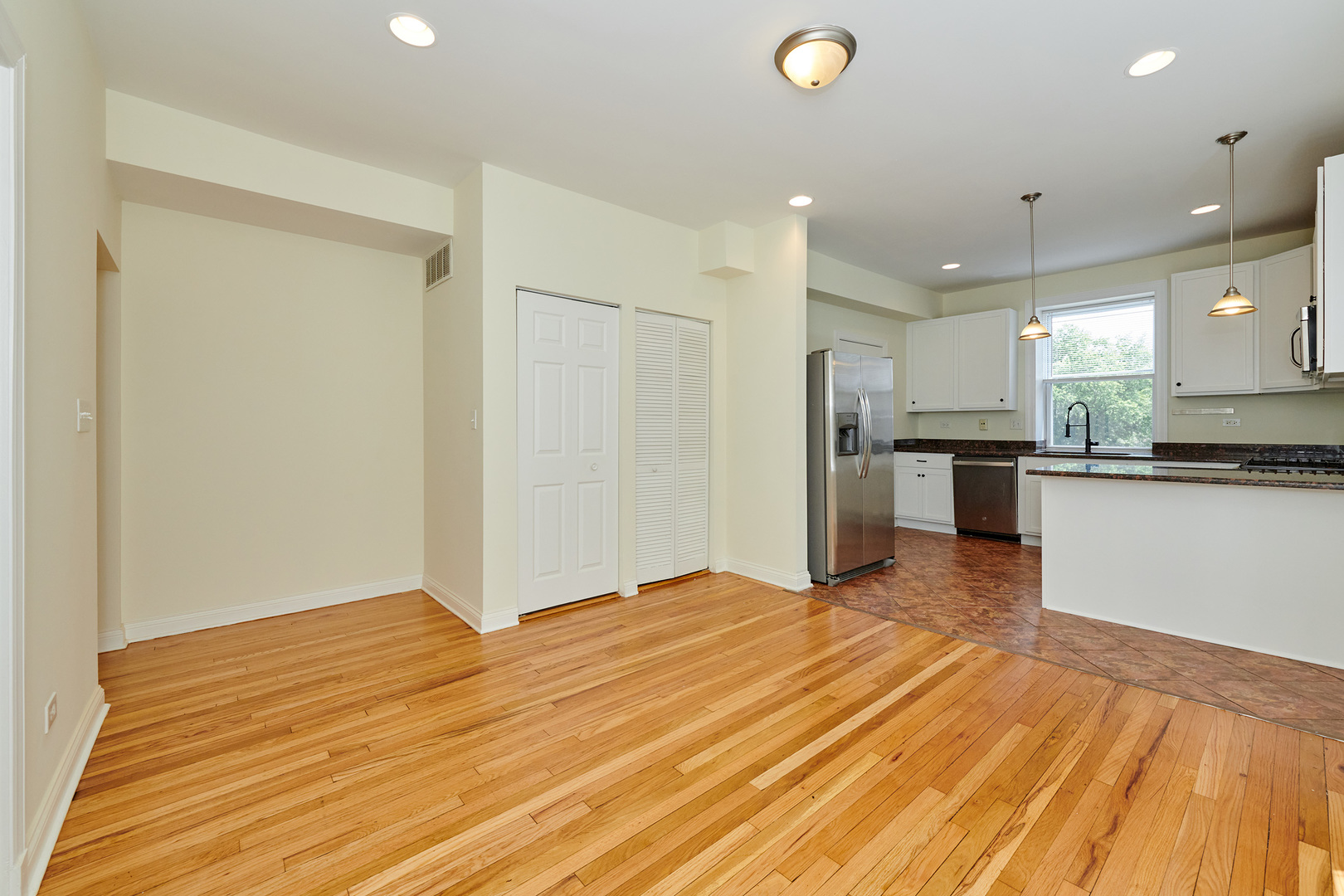 7209 N Damen Avenue 3 Property Photo 10
