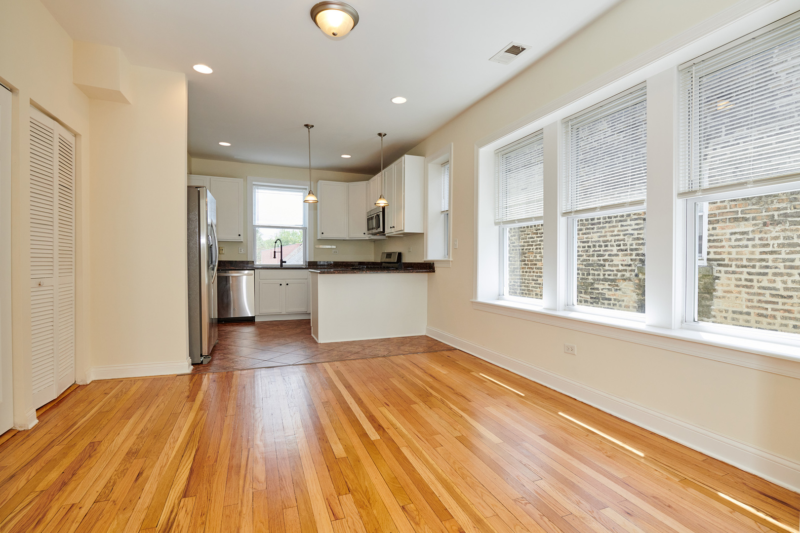 7209 N Damen Avenue 3 Property Photo 12