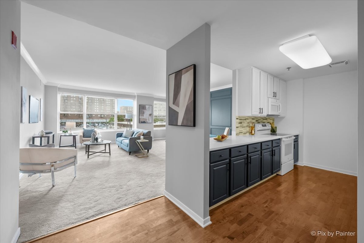 77 S Evergreen Avenue 206 Property Photo 5