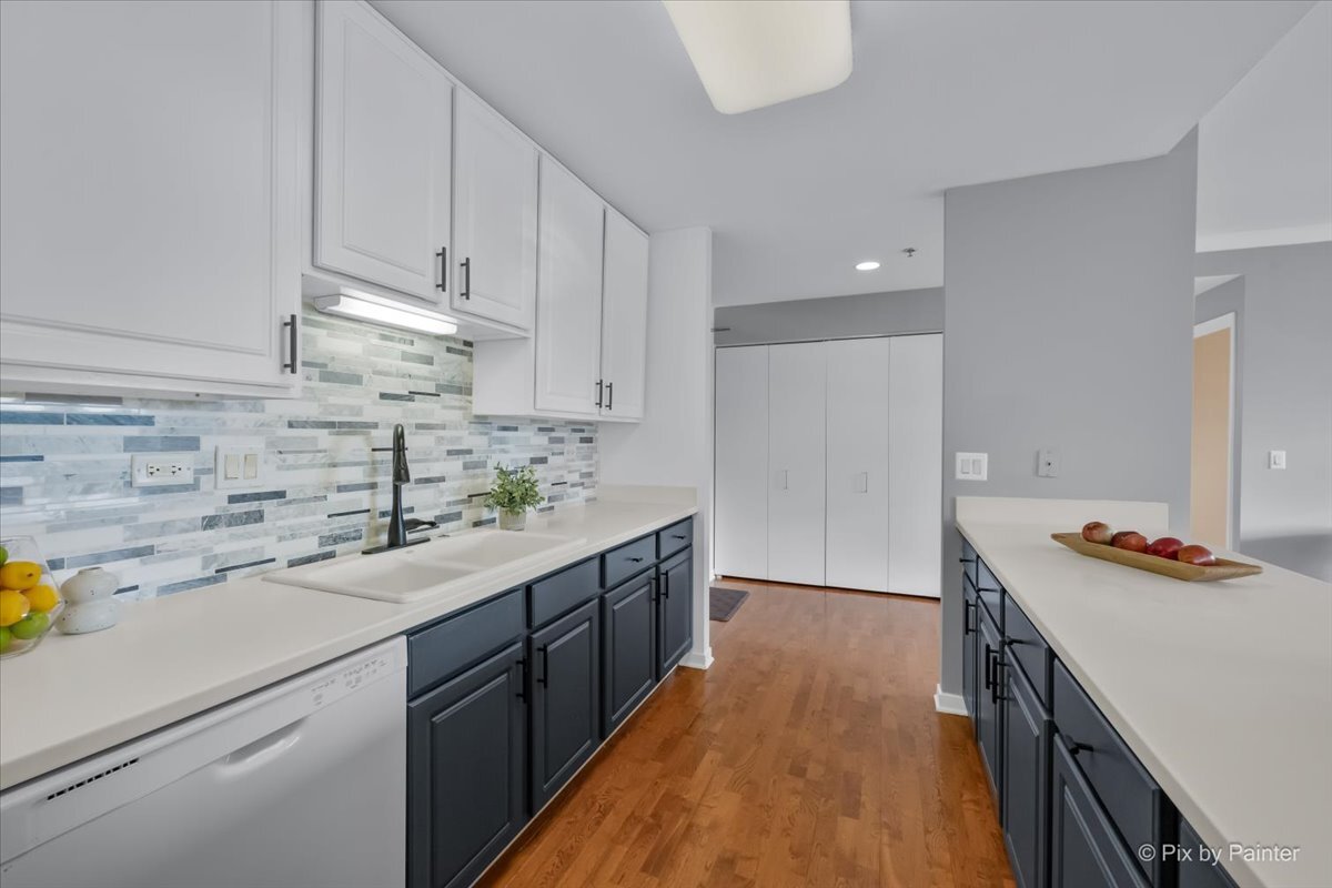 77 S Evergreen Avenue 206 Property Photo 8