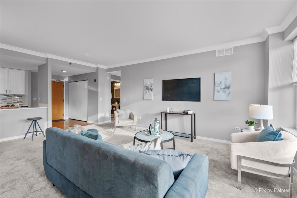 77 S Evergreen Avenue 206 Property Photo 11
