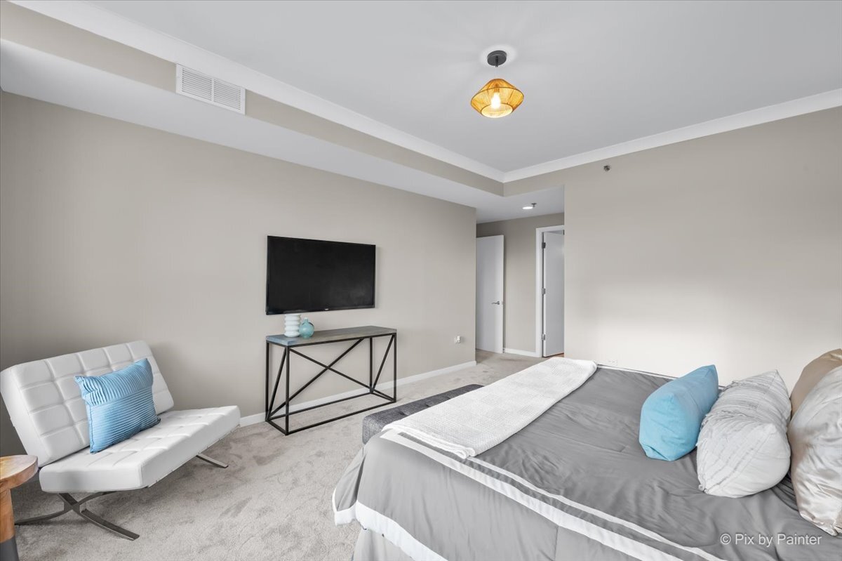 77 S Evergreen Avenue 206 Property Photo 16