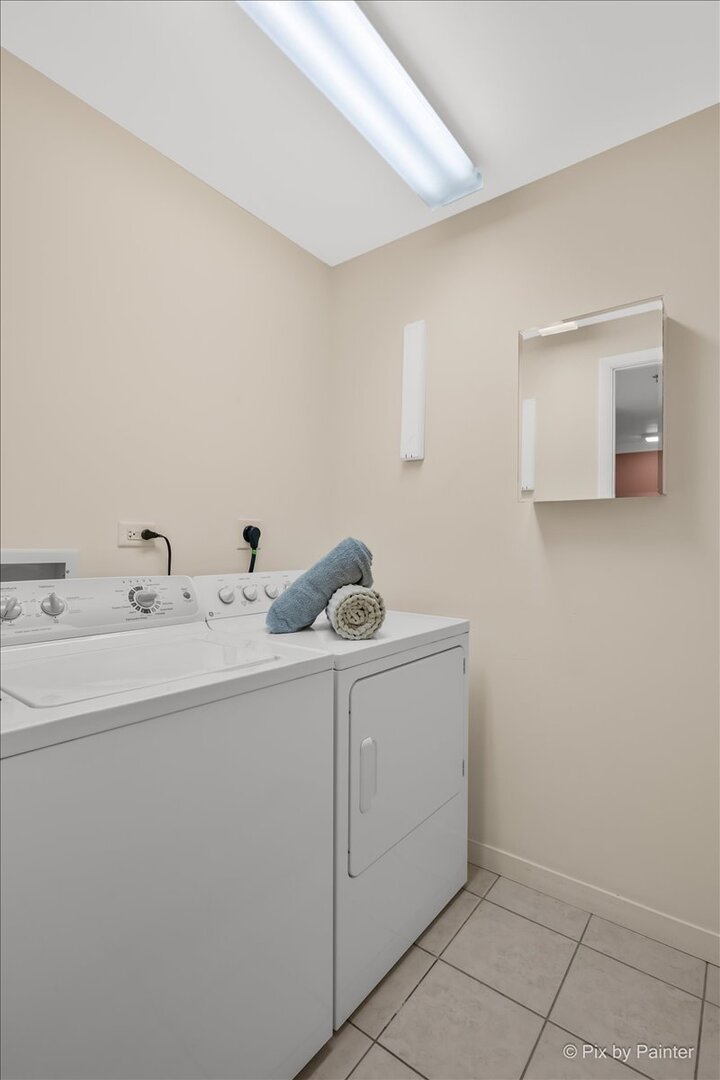 77 S Evergreen Avenue 206 Property Photo 23