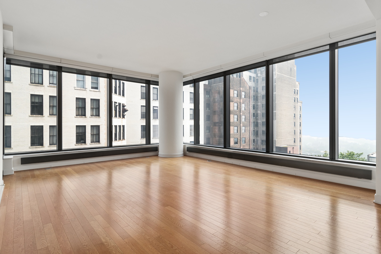60 E Monroe Street 1807 Property Photo 4