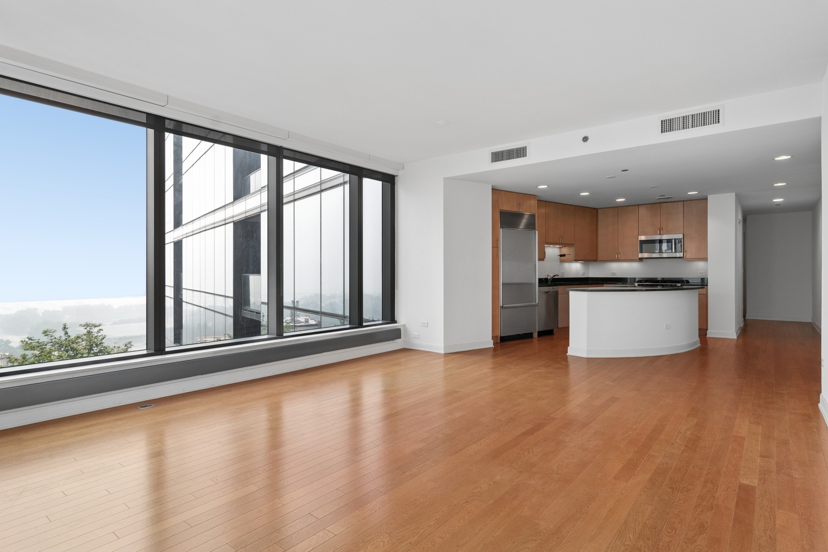 60 E Monroe Street 1807 Property Photo 5