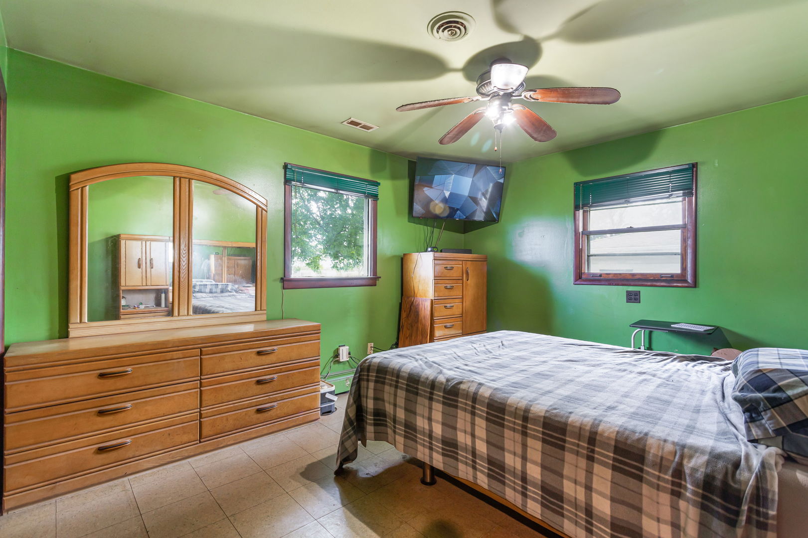 18830 Wolf Road Property Photo 9