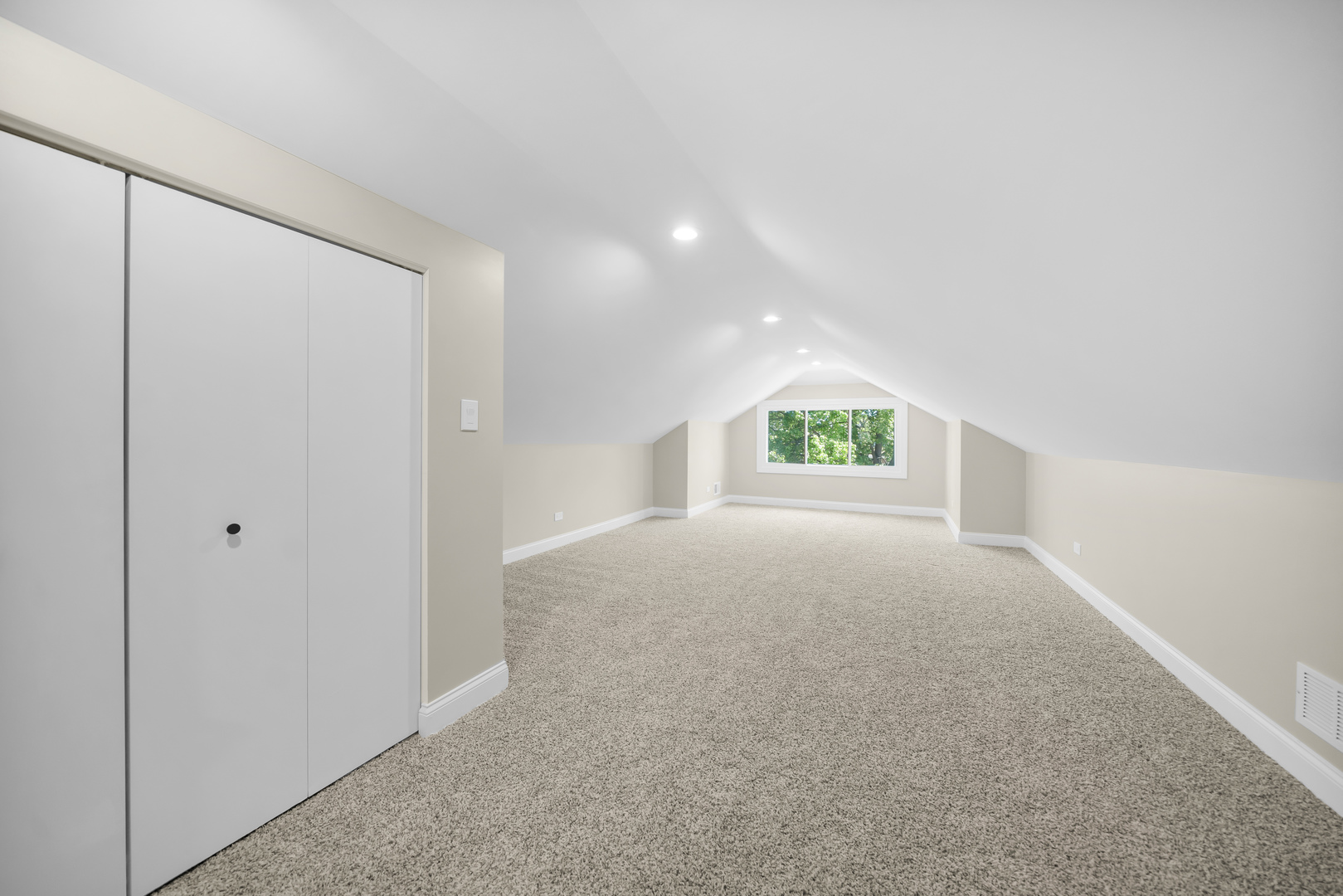 3052 N Major Avenue Property Photo 28