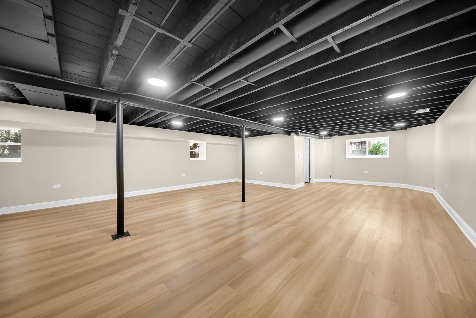 3052 N Major Avenue Property Photo 31