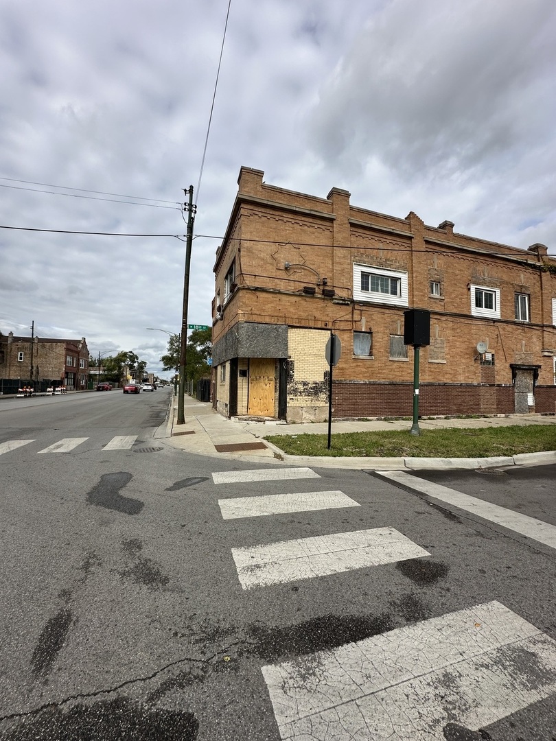 1659 S Pulaski Road Property Photo 2