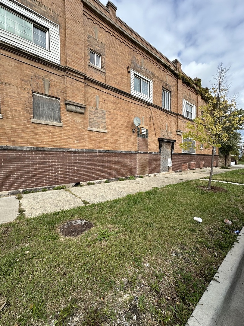1659 S Pulaski Road Property Photo 3