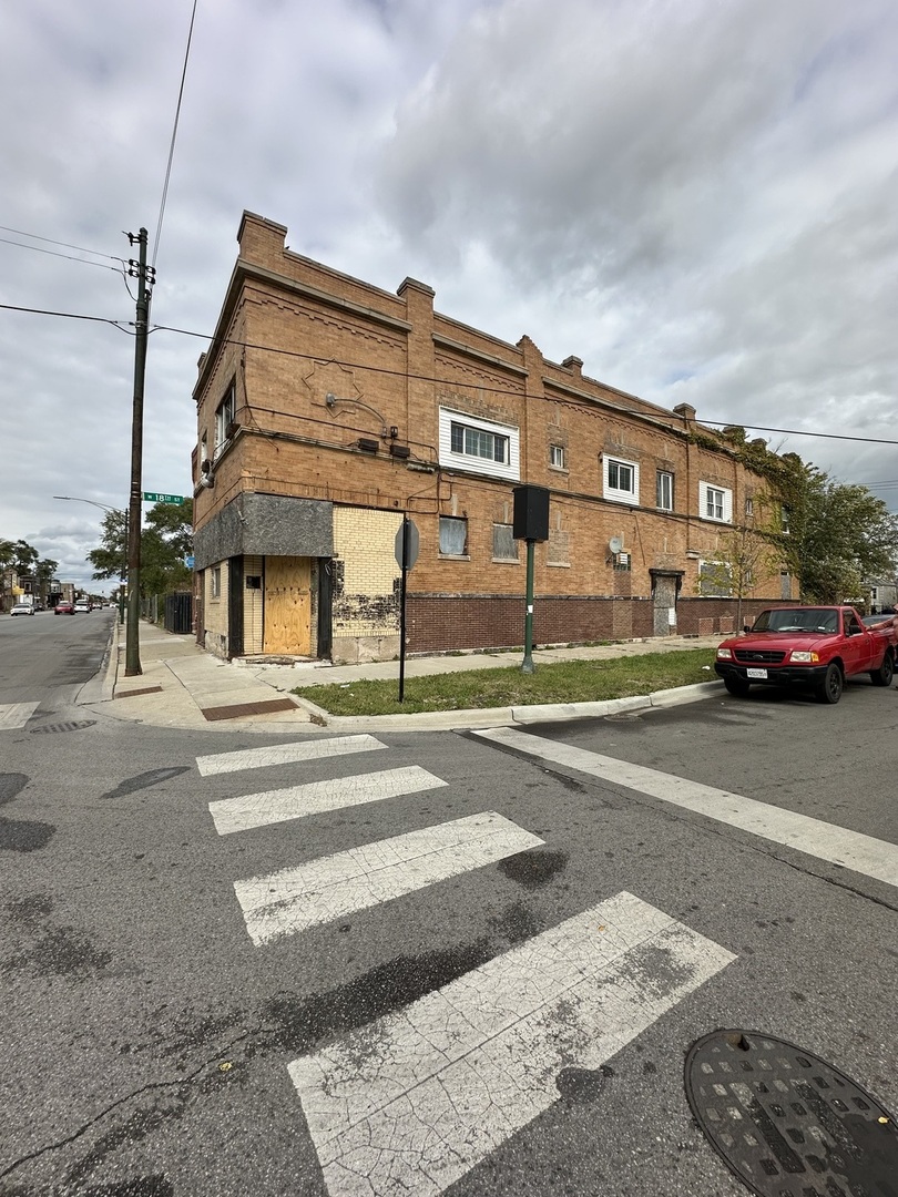 1659 S Pulaski Road Property Photo 4