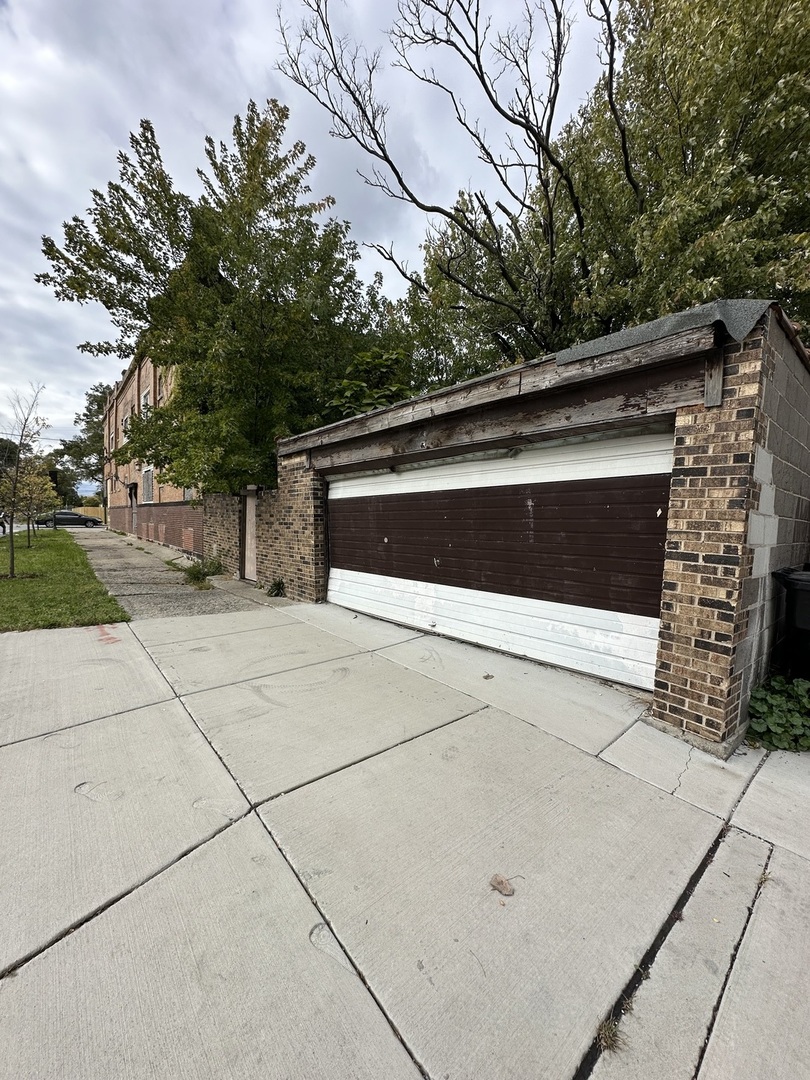 1659 S Pulaski Road Property Photo 8