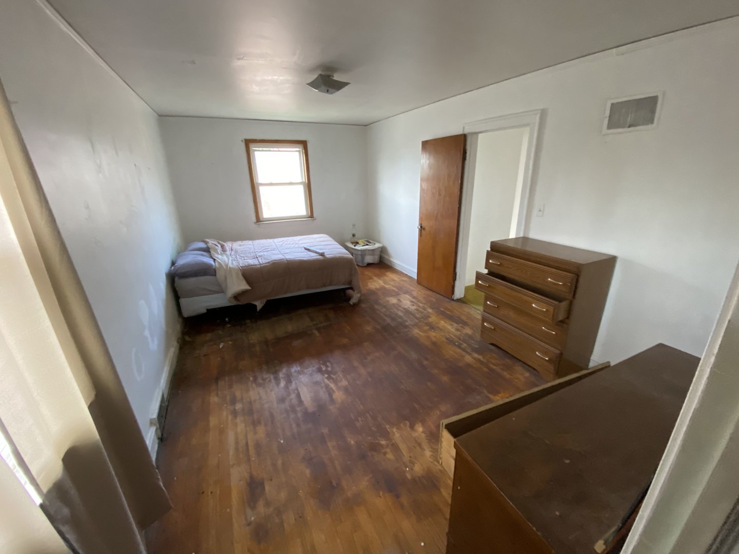 10508 S Forest Avenue Property Photo 6