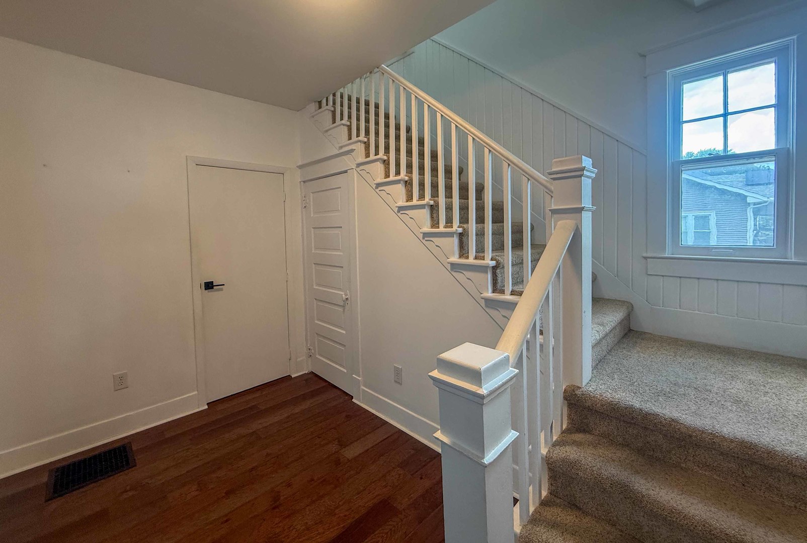 506 N Webster Street Property Photo 2