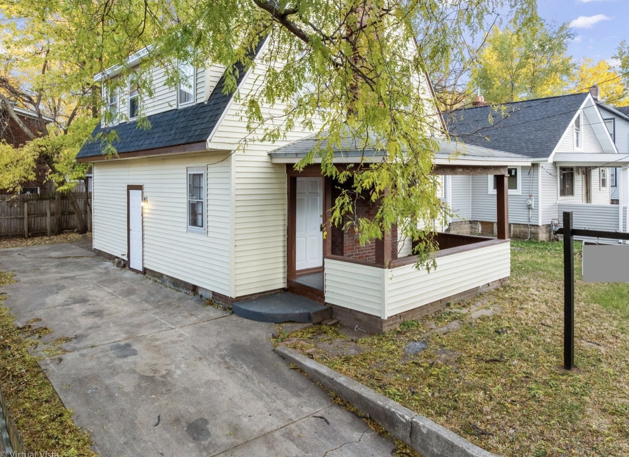 233 Oakwood Avenue Property Photo 2