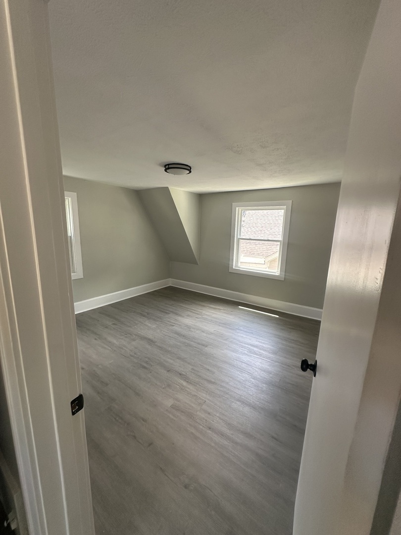 233 Oakwood Avenue Property Photo 6