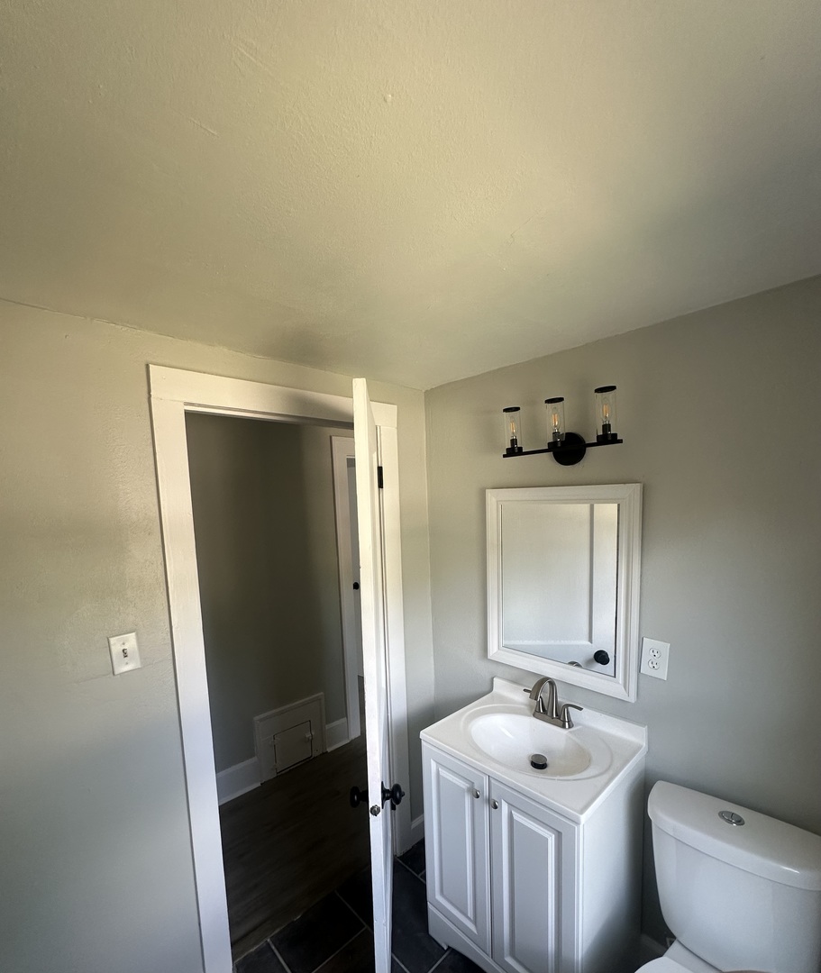 233 Oakwood Avenue Property Photo 7