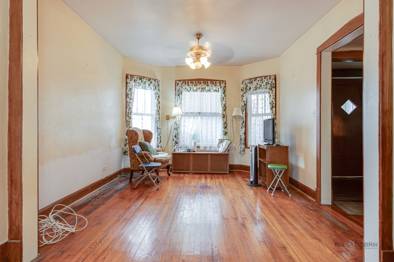 2051 N Kilbourn Avenue Property Photo 3