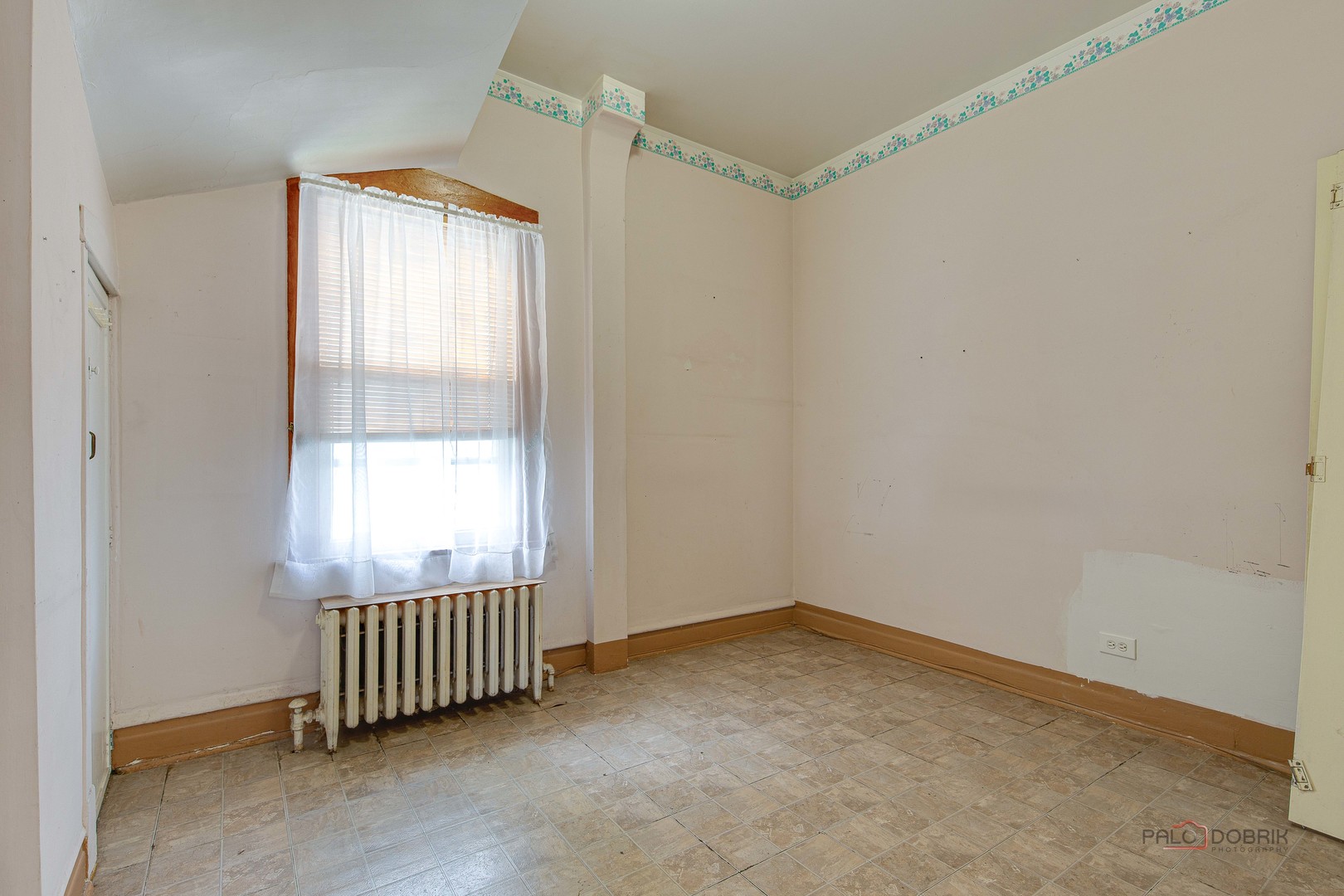 2051 N Kilbourn Avenue Property Photo 5