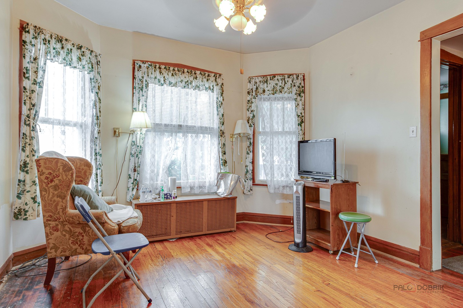 2051 N Kilbourn Avenue Property Photo 7