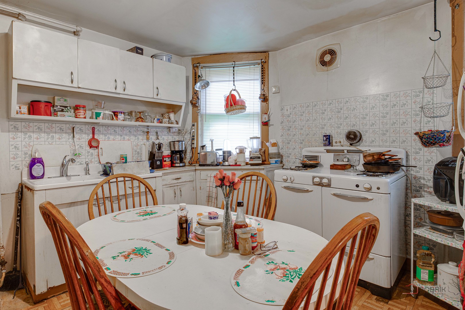 2051 N Kilbourn Avenue Property Photo 27