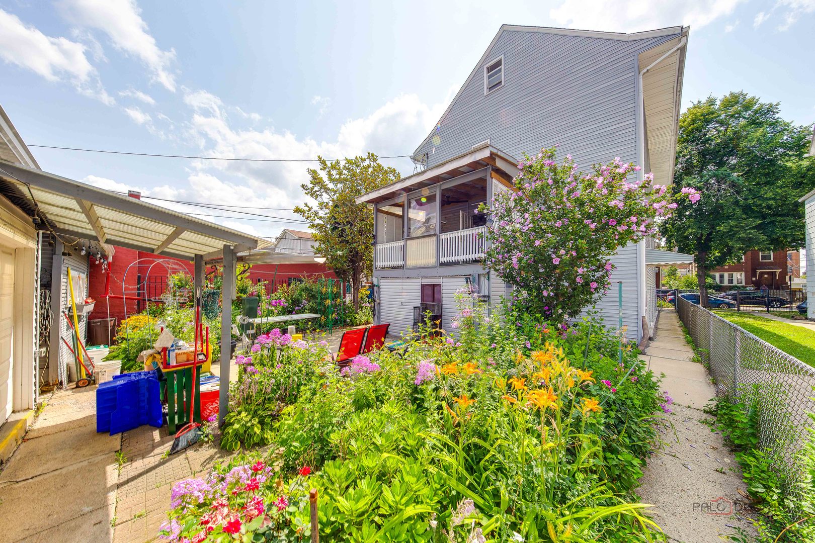2051 N Kilbourn Avenue Property Photo 34