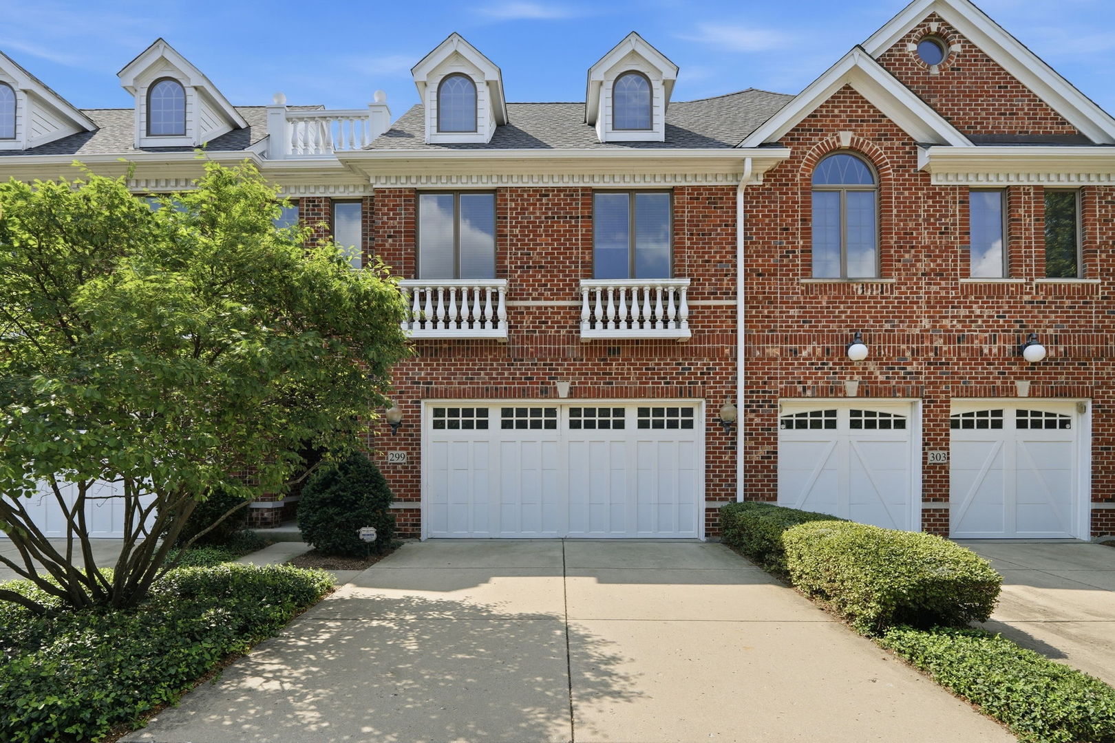 299 Arbor Glen Boulevard Property Photo 2
