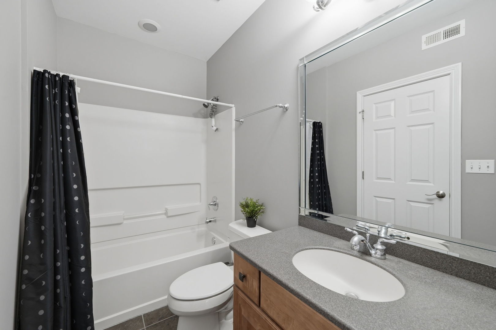 299 Arbor Glen Boulevard Property Photo 8