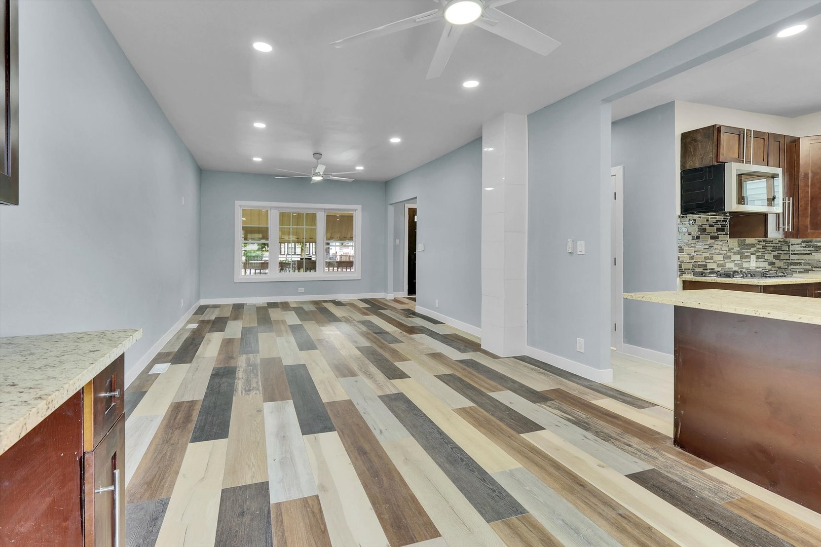 7527 S Chappel Avenue Property Photo 8