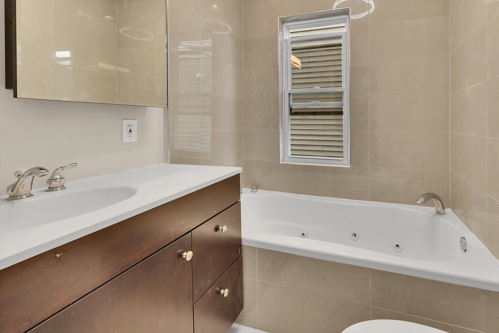 7527 S Chappel Avenue Property Photo 14