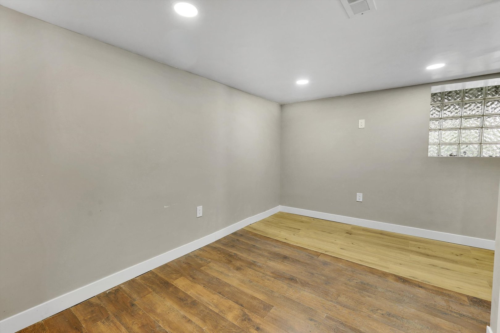 7527 S Chappel Avenue Property Photo 17