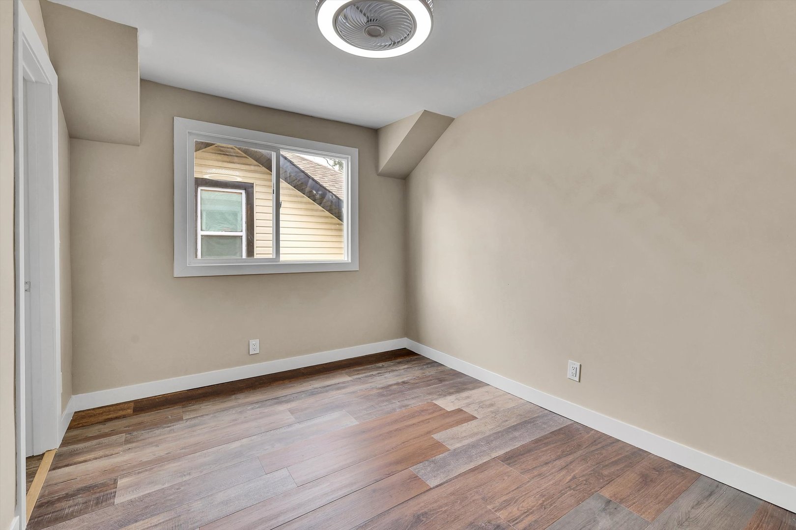 7527 S Chappel Avenue Property Photo 28