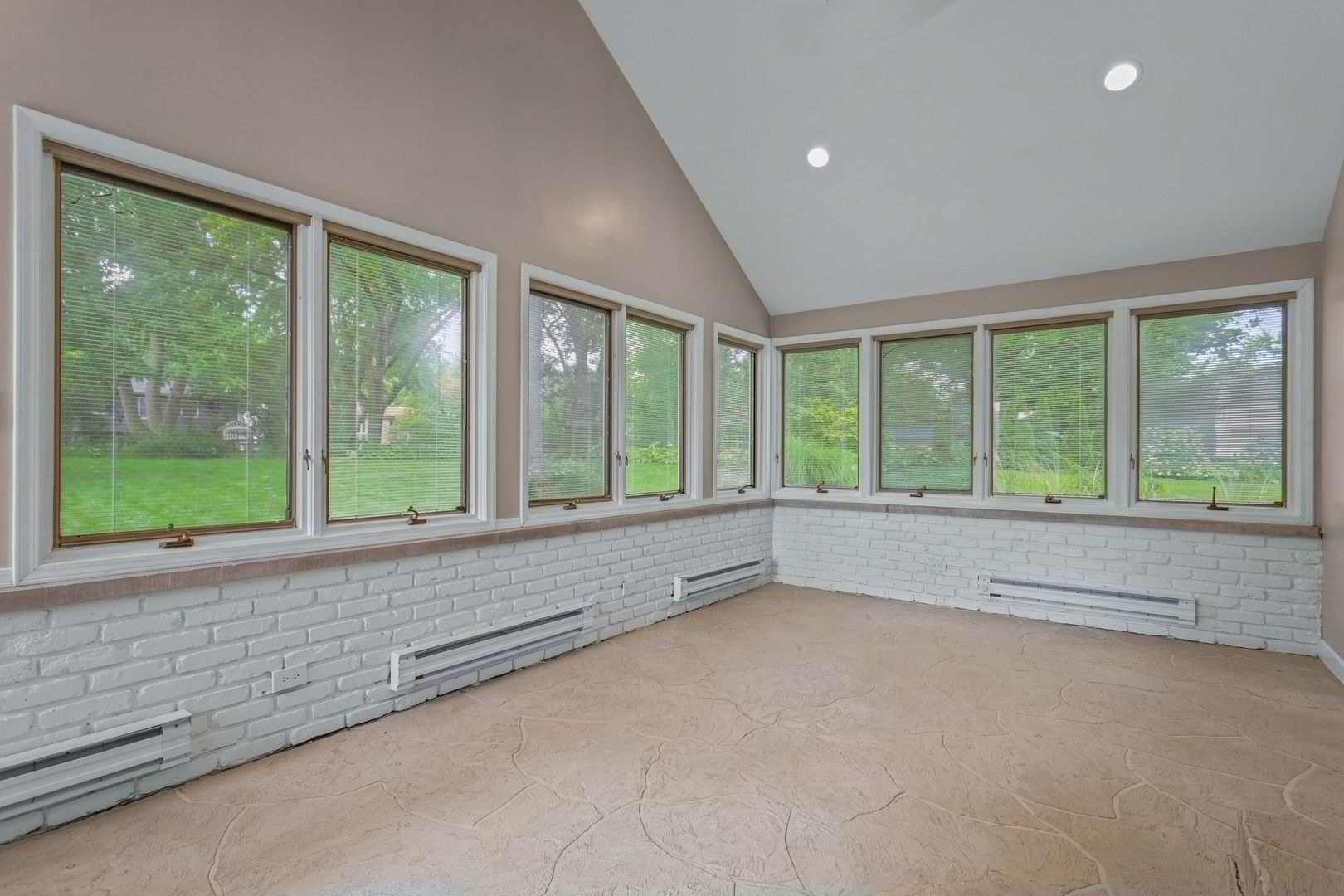 1023 Creekside Circle Property Photo 7