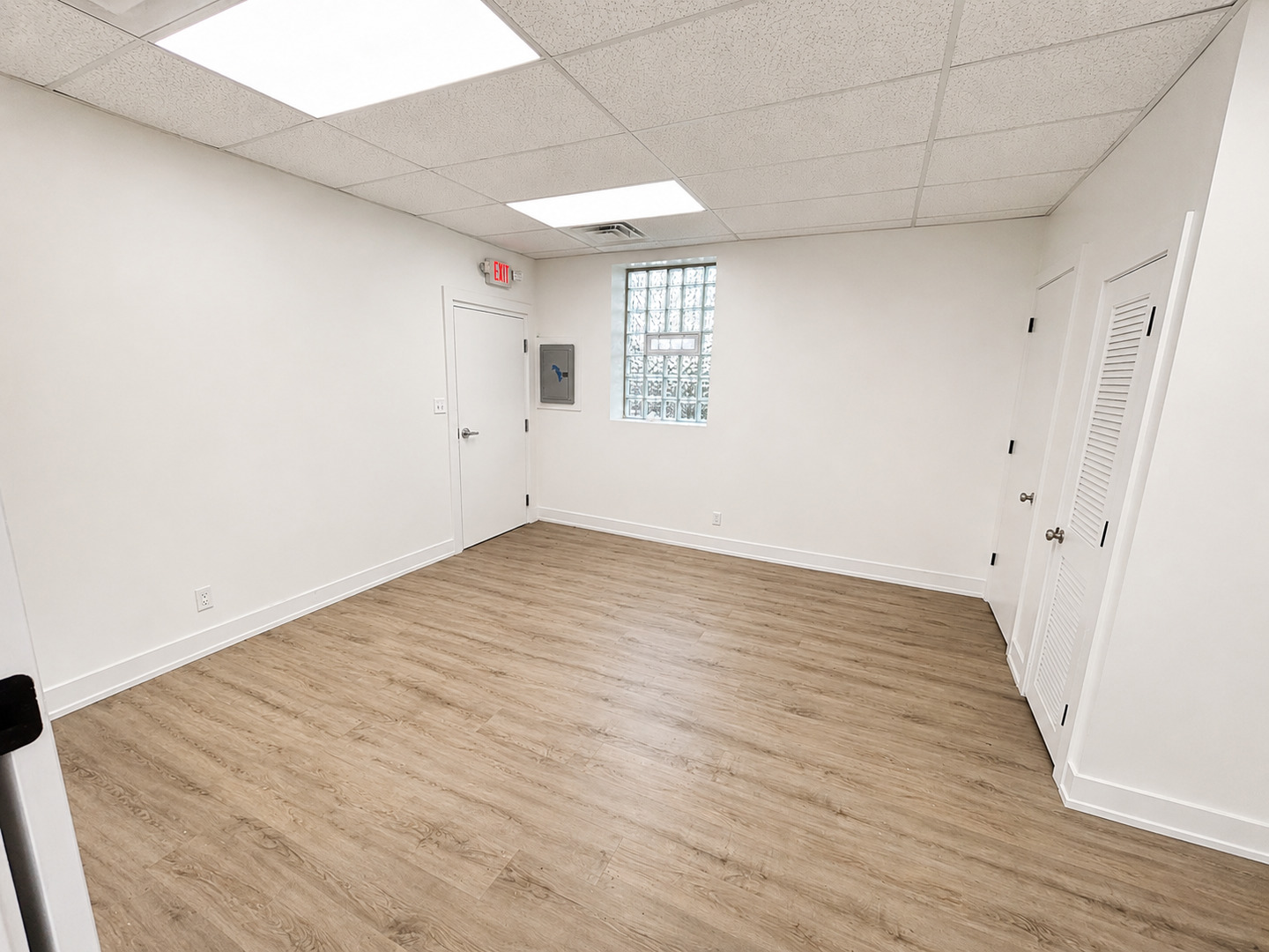 1905 W Foster Avenue Property Photo 7