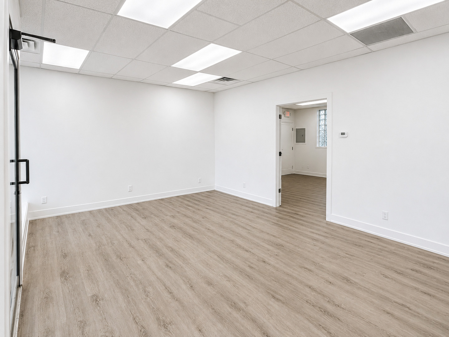 1905 W Foster Avenue Property Photo 8