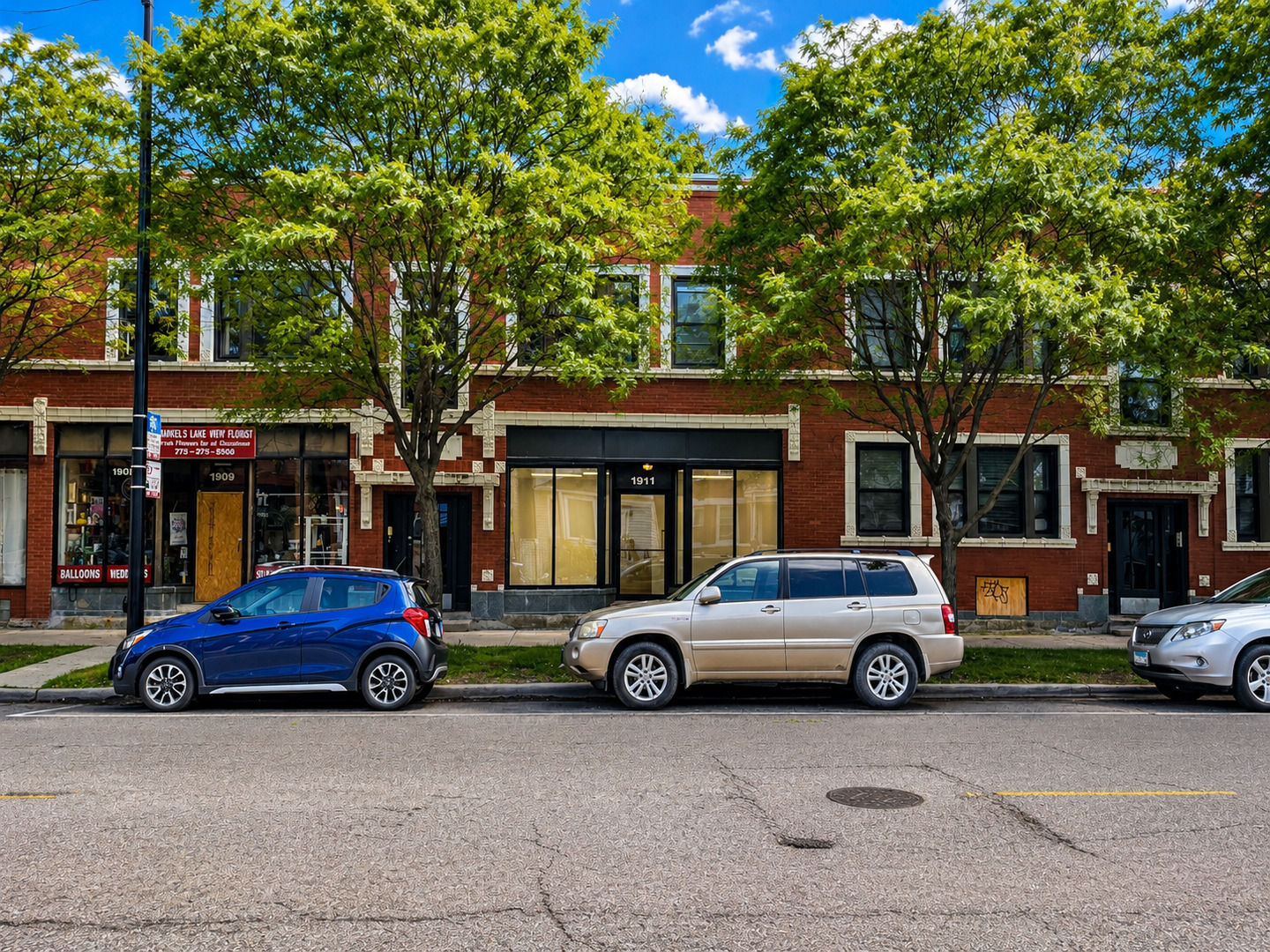 1905 W Foster Avenue Property Photo 13