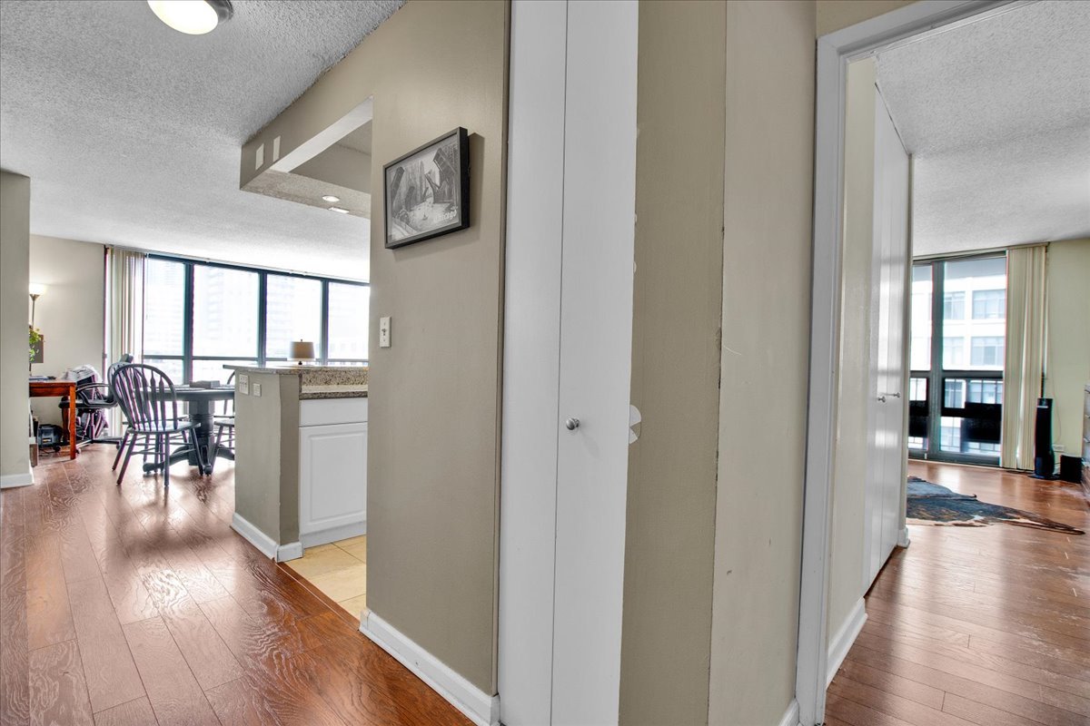 10 E Ontario Street 905 Property Photo 9