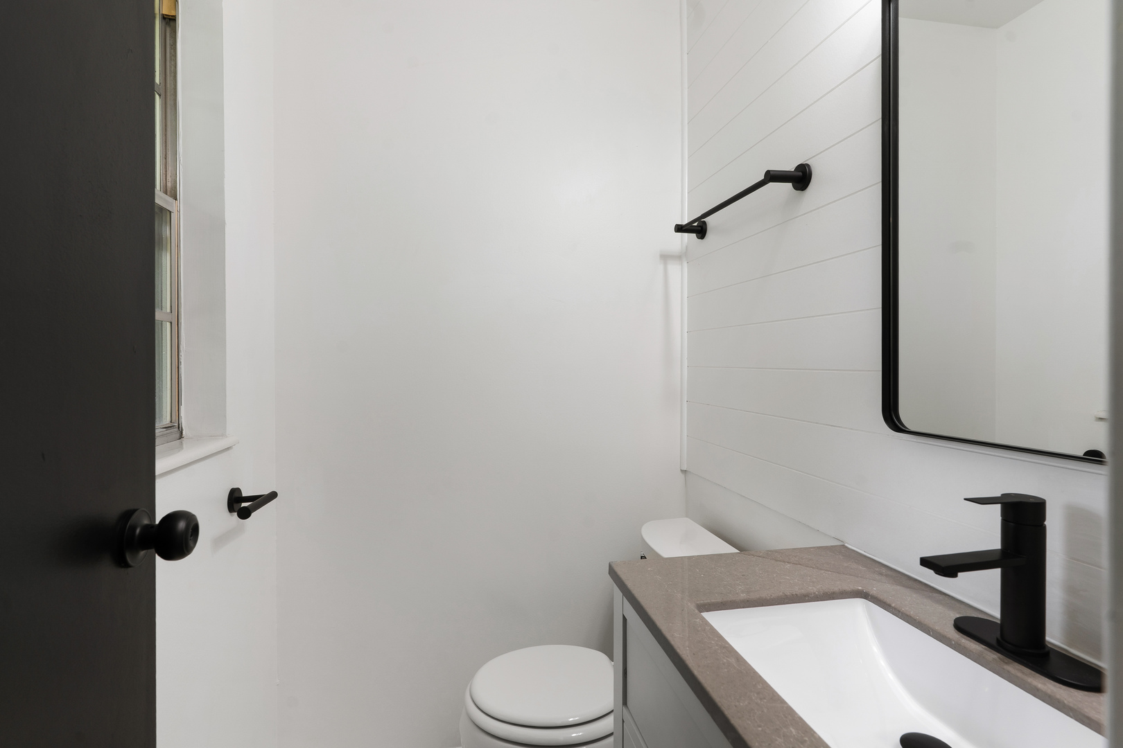 2151 Baker Street Property Photo 14