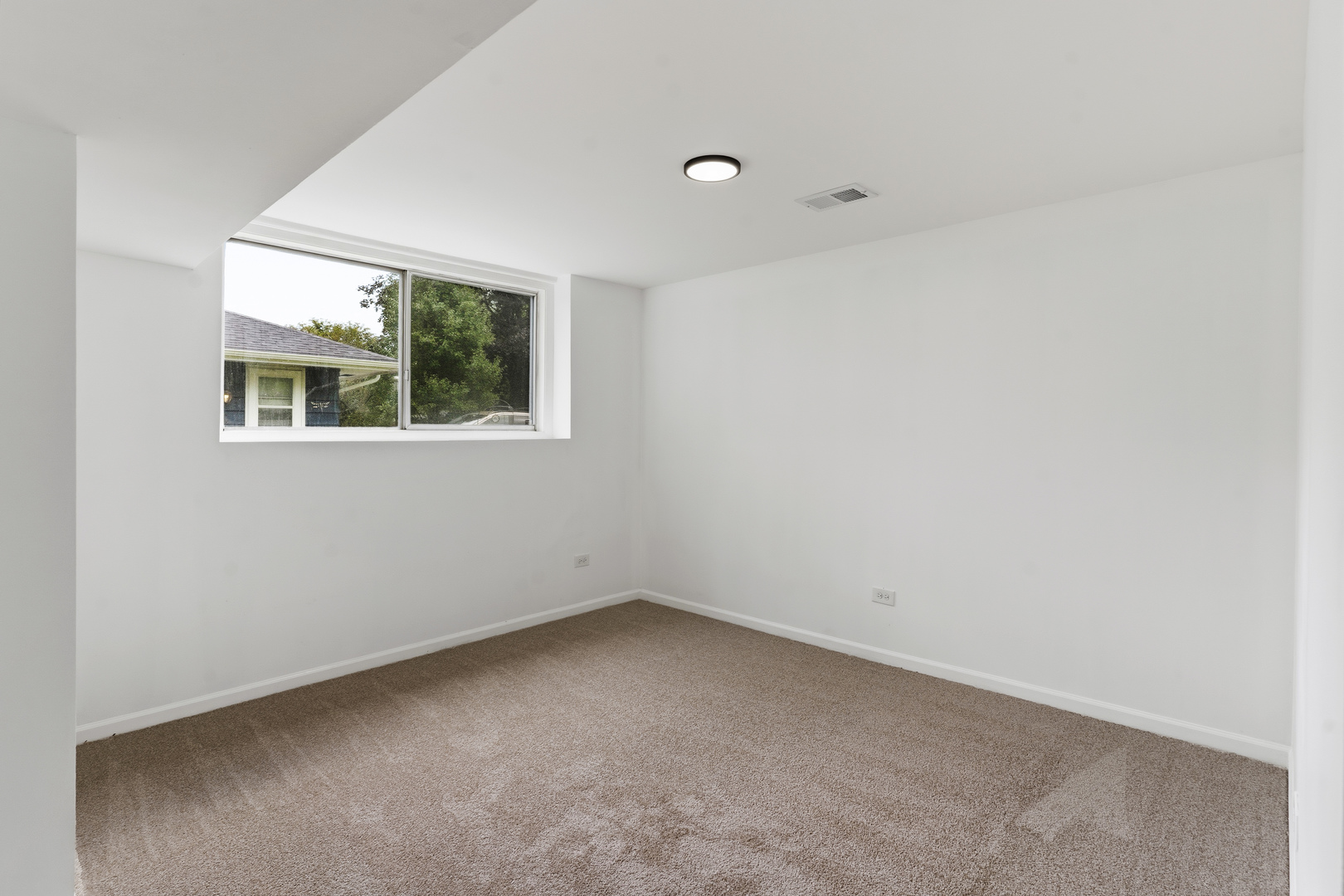 2151 Baker Street Property Photo 16