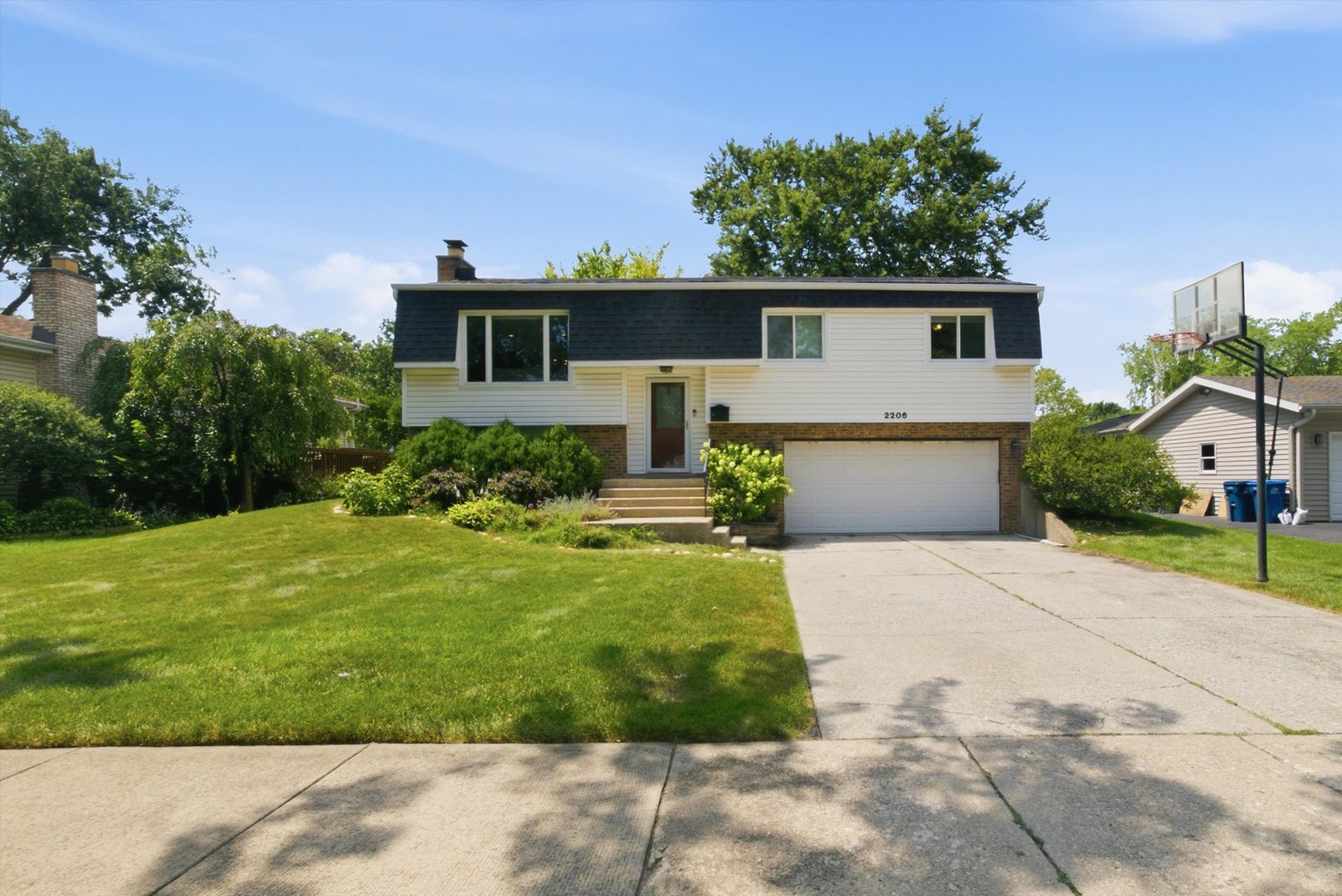 2206 Kingston Drive Property Photo 1