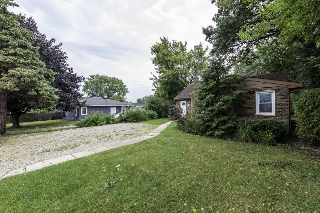 2407 20th Street Property Photo 2
