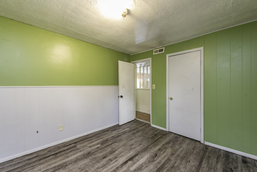 2407 20th Street Property Photo 17
