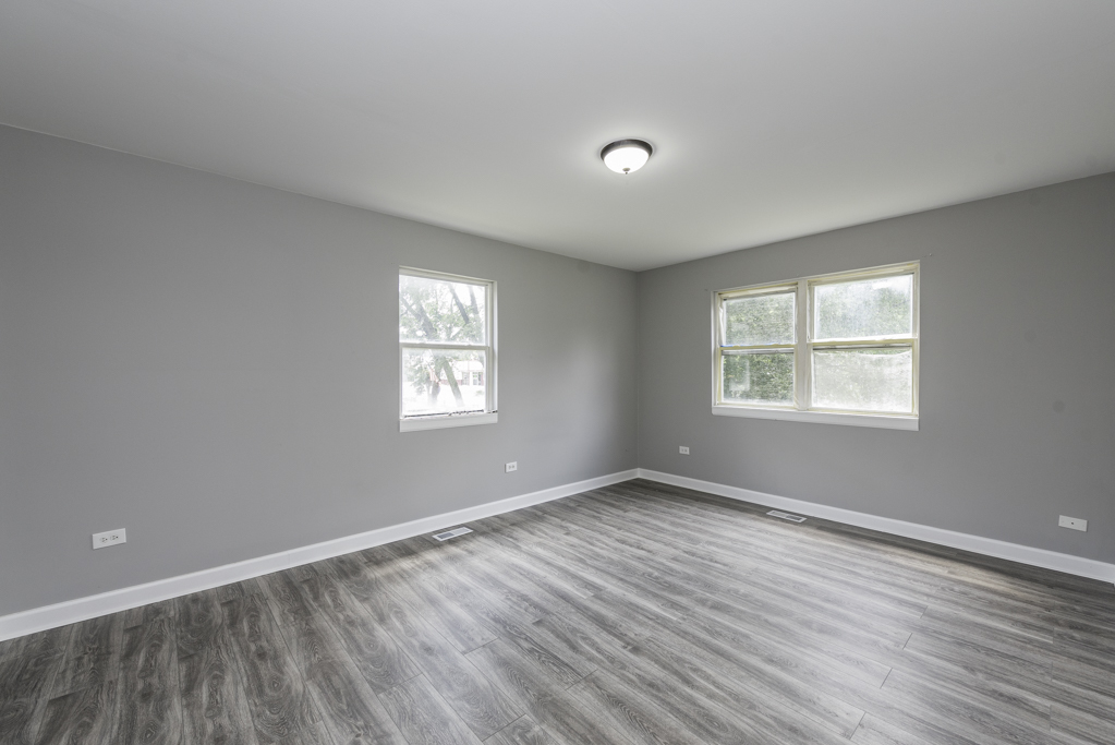 929 Adams Street Property Photo 7