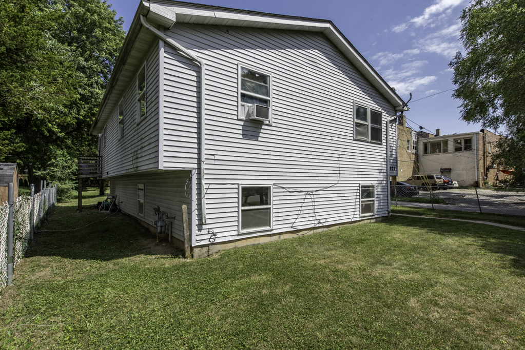 929 Adams Street Property Photo 25