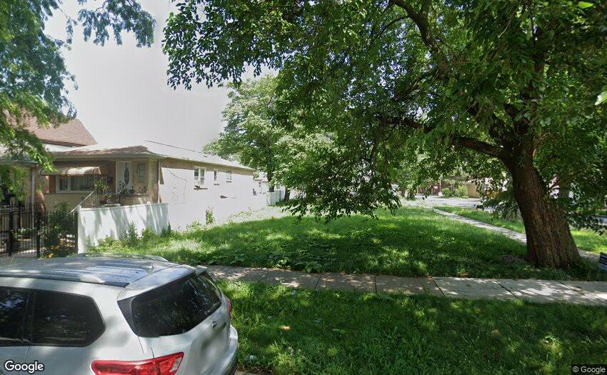 6757 S Oakley Avenue Property Photo 1