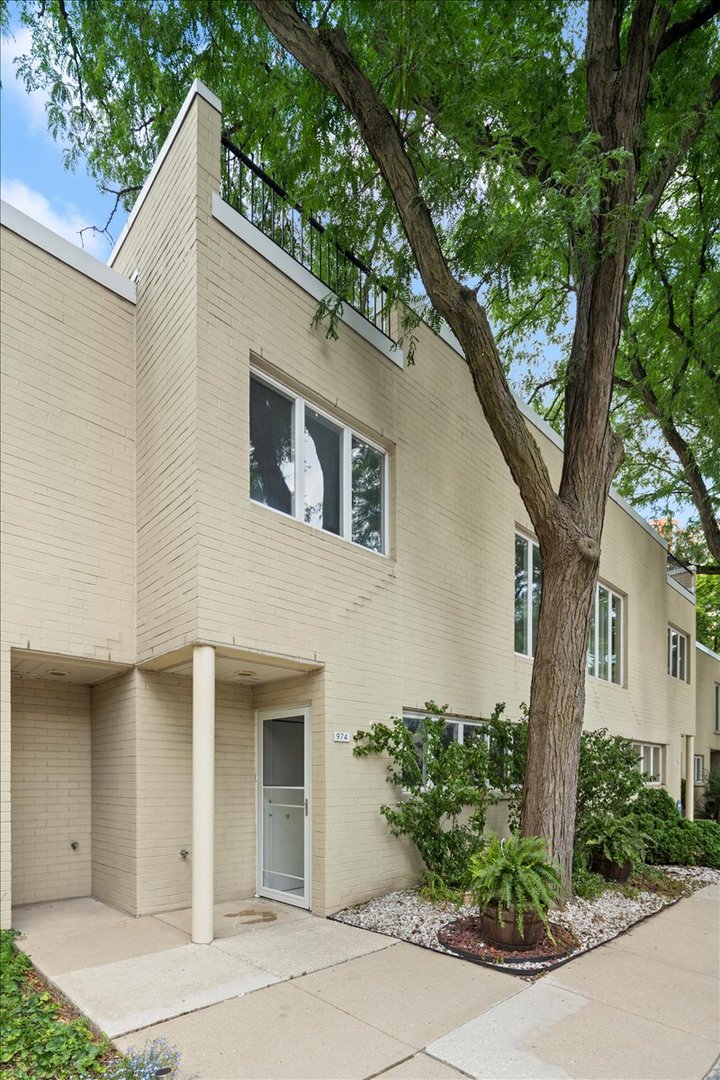 974 S Park Terrace Property Photo 1