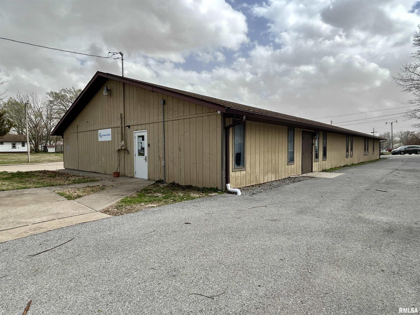 309 E Jackson Street Property Photo 4